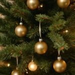 Künstlicher Weihnachtsbaum wie echt: Die besten Tipps für eine festliche Stimmung